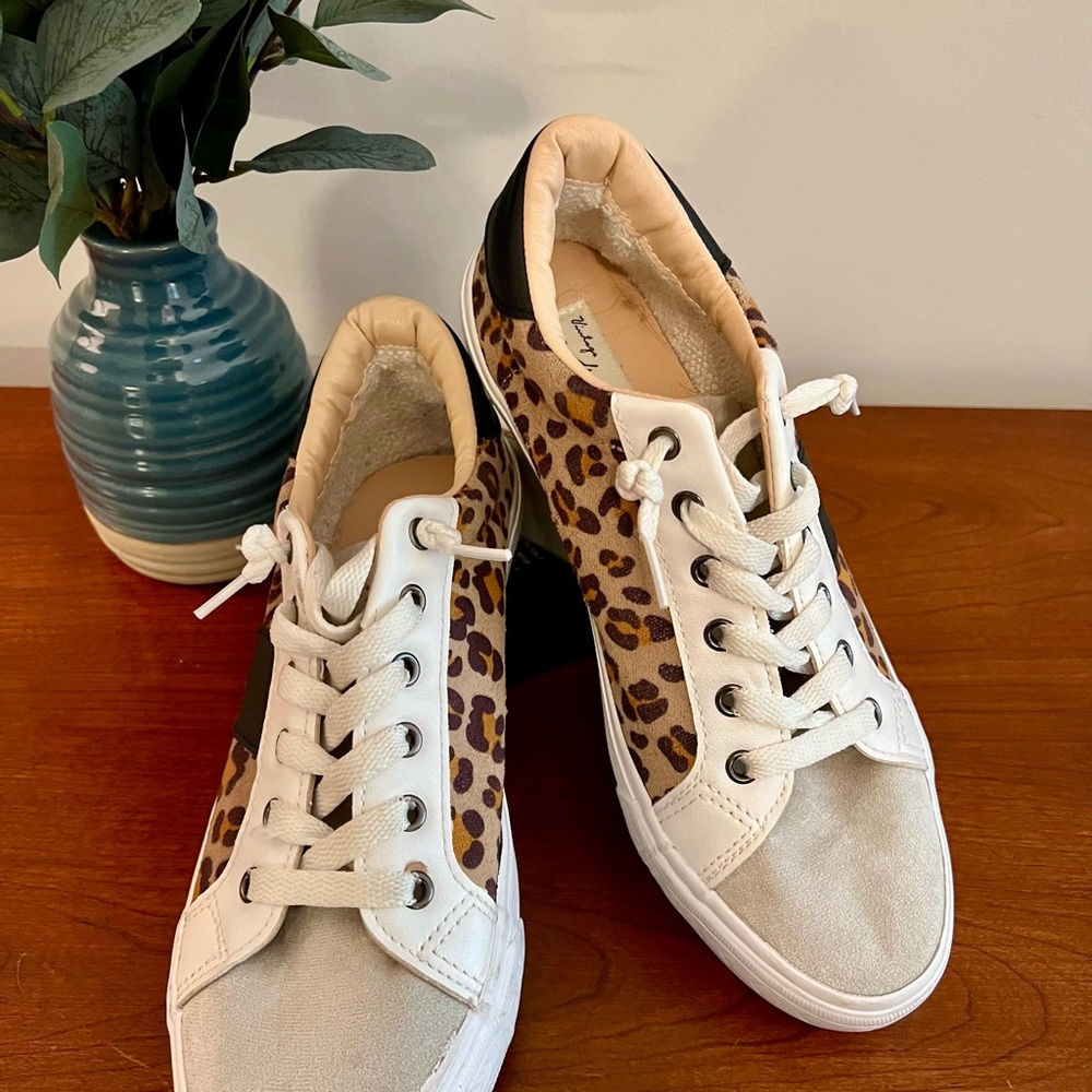 Vintage Havana Leopard Print Women's Sneakers